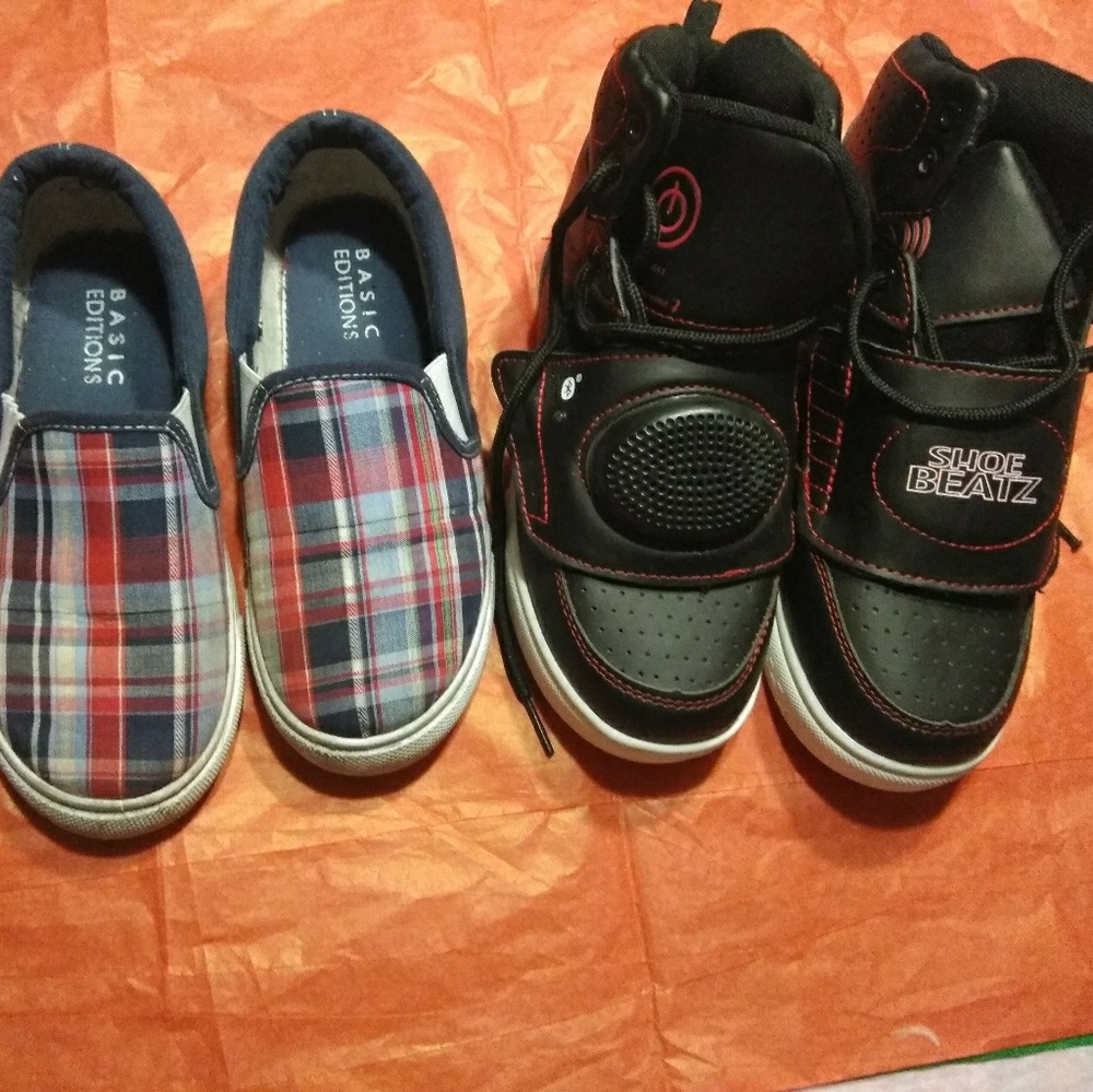 Used bundle of big boy shoes  size 3